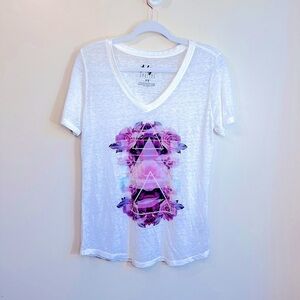 Tokyo Darling V-Neck Burnout Graphic Tee-Shirt White with Purple Size M